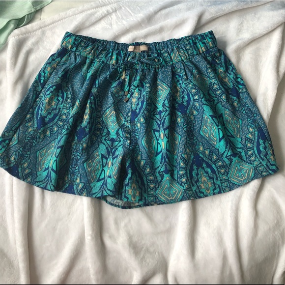F21 printed shorts - Picture 2 of 3